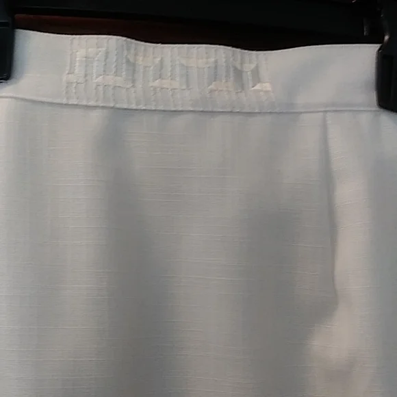 Gently worn Women's white skirt - Picture 2 of 3